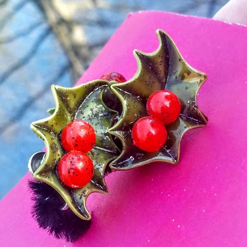 Vintage Ceramic Holly Leaf & berry screw-back Earrings